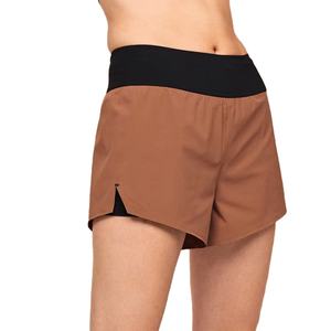 Shorts de sport pour femmes, coupe régulière, respirant, en spandex/polyester, taille élastique, avec poche arrière, pour la salle de sport, la remise en forme et la course à pied (2-en-1) - Product Image 1
