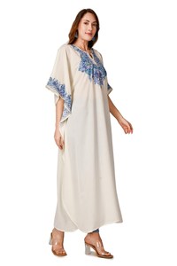 Kaftan Kurti en viscose brodé à motifs floraux contrastants pour femme, coupe régulière, style bohème, poncho, tunique ethnique d'été - Product Image 4