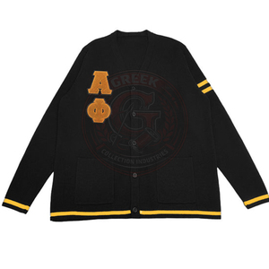 Cardigan Fraternité Alpha Phi Noir avec Bordure Dorée, Logo APA Lettres Grecques, Boutons sur le Devant, Manches Longues, Pull Homme Col V Coupe Classique - Product Image 1