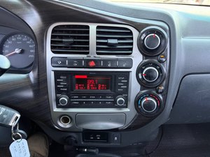 Camioneta Comercial Usada Bongo 3 2017, 1 Tonelada, Azul, Volante a la Izquierda, Diésel, Manual, 4x2, 2WD, Cabina King, con Sistema Hidráulico - Product Image 3