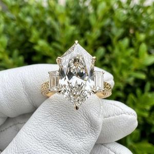 Bague Art Déco en or jaune 14 carats avec trois diamants taille marquise néerlandaise de 5,01 carats, certifiée IGI, pour cadeau de fiançailles pour petite amie - Product Image 1