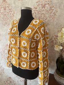 Women's <b>Crocheted</b> Yellow <b>White</b> Floral <b>Cardigan</b> V Neck Full Sleeve Vintage Spring Medium Length Button Closure - Product Image 3