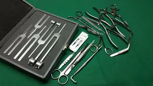 Juego de 30 Instrumentos Quirúrgicos Veterinarios ENT, Reutilizables, de Acero Inoxidable, Kit de Herramientas de Diagnóstico y Cirugía para Uso Médico Animal - Product Image 5