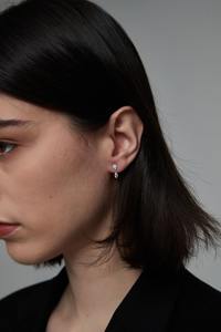 Pendiente único de oro de 14K con diamante marquesa azul y rosa flotante cultivado en laboratorio, con rosca para hélice y cartílago, brillante y único. - Product Image 3