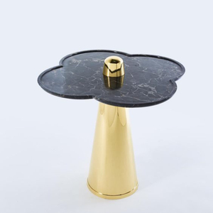 Base de metal de primera calidad chapada en oro de alta calidad con una atractiva superficie de mármol negro, mesas de centro y auxiliares de lujo. - Product Image 1