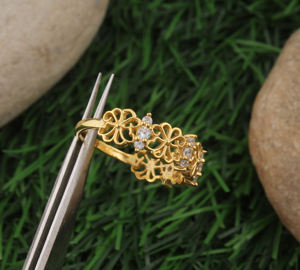 แหวนทองชุบประดับพลอยรูปดอกไม้สไตล์วินเทจ ดีไซน์เปิดวง คลาสสิก เหมาะสำหรับงานแต่งงานสำหรับผู้หญิง - Product Image 5