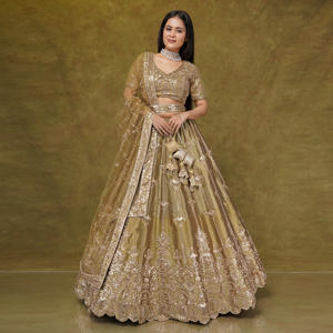 Lehenga Choli de Seda Banarasi con Bordado Zari Pesado, Falda Nupcial, Blusa de Diseñador, Dupatta de Tela Suave, para Bodas, Diwali, Fiestas en la Playa - Product Image 4