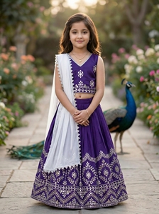 Shoryam Fashion Ensemble Lehenga Choli pour Filles, Violet, Style Ethnique Indien, Broderie et Appliques Miroir, Jupe Longue et Crop Top, pour Fêtes - Product Image 2
