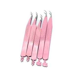 แหนบต่อขนตา Beauty Eyelash Volume Tweezers แบบญี่ปุ่น 45 90 องศา สีชมพู ดอลลาร์ สแตนเลสสตีล ป้องกันแม่เหล็ก จับขนตาได้อย่างสมบูรณ์แบบ - Product Image 3