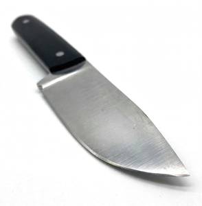 Herramienta utilitaria compacta de acero satinado hecha a mano con punta de caída, mango de madera negra y diseño artesanal. - Product Image 3