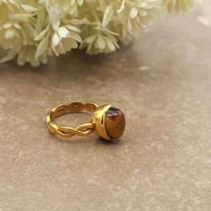 Vintage Oval Tiger Eye Brass Ring 14K Gold Plated Scalloped Band Boho Jewelry Unisex - Product Image 3