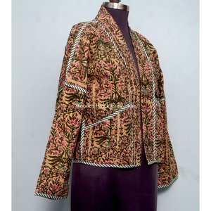 Veste en coton Kantha faite à la main pour femmes, réversible, imprimé floral, manteau court d'hiver, veste tricotée d'été effet peau de serpent pour femmes - Product Image 4