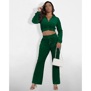 Ensemble de survêtement en velours : pantalon de jogging assorti, matière douce et extensible, deux poches latérales, taille élastique, haut court en velours - Product Image 4