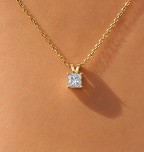 จี้เพชรทรงปรินเซสคัท เพชรเลี้ยงในห้องปฏิบัติการ ทองคำแท้ 14K  แบบเดี่ยว DEF VVS 0.50ct-2.0ct รับรองโดย IGI ของขวัญวันครบรอบ ขายส่ง - Product Image 2