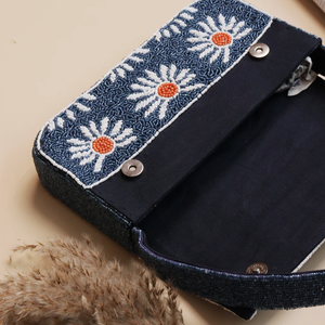 Bolso Bandolera con Diseño de Flores de Cuentas para Mujer, Estilo Bohemio, con Solapa Plegable, Hecho a Mano con Cuentas de Semillas, Tendencia de Moda, Uso Diario - Product Image 6