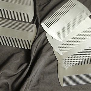 Peine para Barba de Acero Inoxidable de Doble Cara con Logotipo Grabado, para Kit de Cuidado de Barba para Hombres, Venta al Por Mayor - Product Image 5