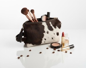 Custom Made Leather Hair On <b>Toiletry</b> Bag Genuine Cowhide Mens Travel Kit Wholesale Luxury Cosmetic <b>Storage</b> Case LHON-0013 - Product Image 4