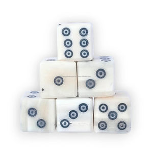 ลูกเต๋าโรมันแนววินเทจทำด้วยมือสำหรับเล่นเกมบนโต๊ะงานฝีมือตามธรรมชาติพร้อมการออกแบบส่วนบุคคลแบบจำลองทางประวัติศาสตร์ - Product Image 4