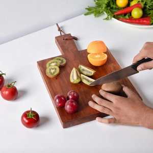 Planche à découper en bois d'acacia artisanale de formes personnalisées : Planche de cuisine et de service rustique - Product Image 4