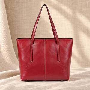 Sac fourre-tout vintage en cuir véritable noir uni, sac à bandoulière avec fermeture éclair, grande capacité pour usage quotidien - Product Image 4