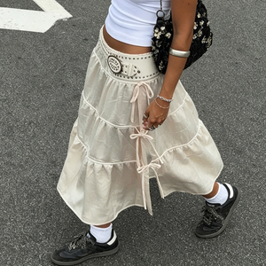 Jupe décontractée streetwear en satin avec nœud papillon, fente, taille haute élastique, couleur unie, coupe trapèze à volants pour femme - Product Image 2