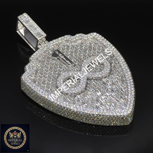 Pendentif Bouclier Bijoux Impériaux Moissanite Taille Baguette Argent 925 Plaqué Rhodium Charme de Luxe Unisexe Cadeau - Product Image 3