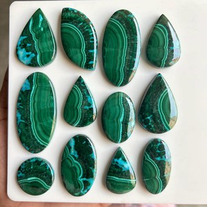 Chrysocolle Malachite Quartz Poli Naturel, Cristal de Guérison Apaisant pour le Chakra Cardiaque, Pierre Précieuse Cadeau, Cristal Vert AMAN GEMS - Product Image 2