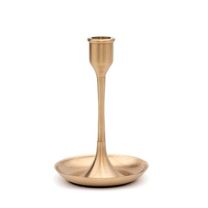 Porte-bougie conique moderne en métal doré avec plateau anti-goutte, élégant chandelier à tige fine, centre de table de luxe pour mariage, décoration de table - Product Image 1