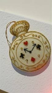 Montre de poche royale à thème cartes à jouer, ornée de Zari et de broderie perlée – Ornement mural et décoratif de Noël de luxe fait main - Product Image 2