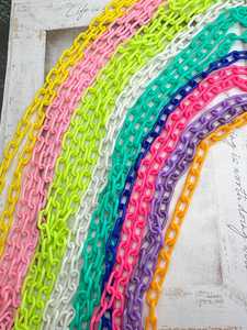 Handmade Acrylic Resin Chain Link Decor with Durable Lightweight Resin Construction and <b>Hand</b> Painted Artistic Finish Suitable - Product Image 6