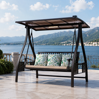 Fauteuil balançoire de patio extérieur moderne FLD5038 de qualité professionnelle avec toit en PC et éclairage LED solaire, structure en aluminium, 3 places, idéal pour hôtels, complexes hôteliers et villas
