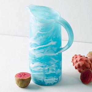 Carafe à eau artisanale en résine, utilisée à la maison, avec effet marbré et motif tourbillon aquatique, pour l'eau et les boissons - Product Image 4