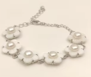 Bracelet de mode élégant et de qualité supérieure pour femmes et filles, finition blanche, design simple et tendance pour les fêtes - Product Image 2