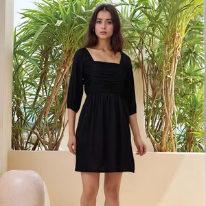 ชุดฤดูร้อนสำหรับวันหยุดพักผ่อนริมชายหาด แฟชั่นชุดเดรสทรงเอไลน์สีดำ พิมพ์ลายดอกไม้แบบรักษ์โลก สไตล์โมเดิร์นสำหรับผู้หญิง - Product Image 1