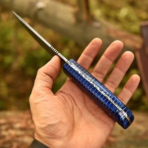 Cuchillo de caza y camping de hoja fija con patrón de acero de Damasco personalizado, punta recta, mango de resina de nido de abeja, espiga completa, para exteriores - Product Image 2