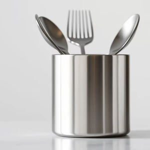 ที่ใส่ช้อนส้อมโลหะแบบคลาสสิกสำหรับตกแต่งห้องครัวแบบดั้งเดิม ผสมผสานความสวยงามเหนือกาลเวลาเข้ากับความแข็งแรงทนทานของวัสดุ - Product Image 1