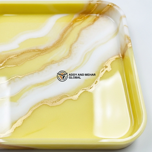 Bandeja Cuadrada Moderna de Resina con Efecto Mármol Amarillo – Bandeja Decorativa Brillante Hecha a Mano con Detalle de Vetas Doradas |   Mesa de Centro y Tocador - Product Image 3