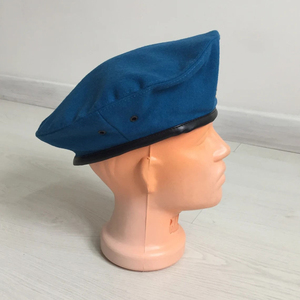 Casquette en laine mélangée de qualité supérieure avec service OEM, solutions de fabrication sur mesure, béret de haute qualité à marque privée - Product Image 3