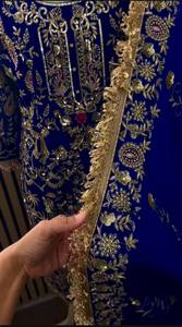 ชุดสัลวาร์ คามีซปักลายสีน้ำเงินสำหรับผู้หญิง ชุดปากีสถานพร้อมผ้าคลุมไหล่ประดับลูกปัดลายดอกไม้สำหรับงานปาร์ตี้ - Product Image 4