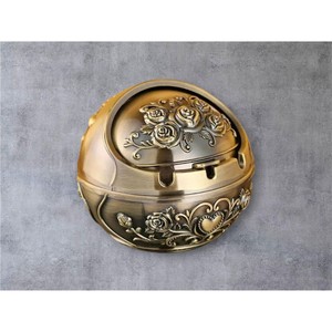 Cendrier de bureau rond en laiton vintage avec motif de rose pour usage domestique, magnifiquement conçu par HRCRAFTVERSE - Product Image 2