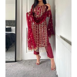 นำเสนอชุดเสื้อตัวยาว กางเกง และผ้าคลุมไหล่ ดีไซน์ใหม่ สไตล์หรูหรา รุ่น OC5001 - Product Image 1