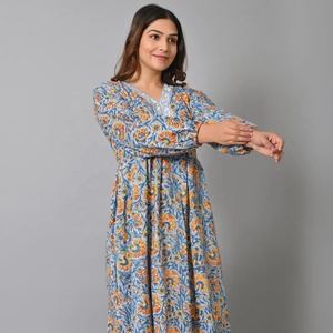 Robe longue en mousseline de soie pour femme, col en V, manches longues, coupe trapèze, avec broderie florale, tissu respirant et écologique - Product Image 1