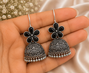 Pendientes Colgantes de Latón Vintage al por Mayor con Acabado Plateado Oxidado, Diseño Jhumki Indio para Ocasiones Festivas de Mujer - Product Image 2