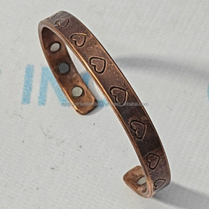 Bracelet magnétique en cuivre moderne pour le cœur, bijou artisanal en métal, énergie de guérison pour la méditation, le yoga et le bien-être - Product Image 2