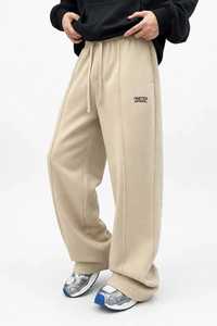 Pantalones Deportivos Anchos Color Beige para Hombre ONETEN, Cintura Elástica, Peso Medio, con Bolsillos Laterales, Logotipo y Frente Plano - Product Image 1