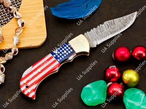 Cuchillo Plegable Profesional Premium de Damasco con Mango de Madera y Resina Epoxi, Cuchillo Táctico EDC con Bandera Nacional, Bloqueo Trasero OEM para Exteriores - Product Image 3