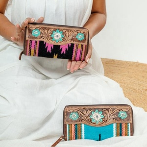 Nueva mano occidental Tooled cuero sillín manta cartera mujer estilo Azteca monedero tallado a mano cuero multiusos carteras regalo para ella - Product Image 2