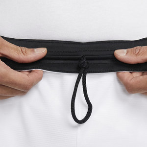 Shorts de basketball personnalisables pour hommes style urbain, en toile maillée unie, avec poches zippées, taille élastique, séchage rapide - Product Image 5