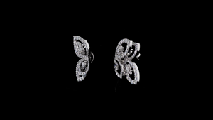 Élégantes boucles d'oreilles clous en or 18 carats, inspirées des papillons, avec diamants de laboratoire taille marquise, certifiées IGI – Cadeau de luxe pour mariage ou soirée - Product Image 3