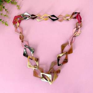 Collar de Cuerno de Búfalo con Forma Natural Pulida, Hecho a Mano, Ecológico, Estilo Moderno, Color Ámbar Miel, Cadenas Naturales - para Fiestas - Product Image 5